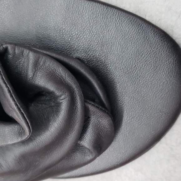 New Arezzo Black Sandals Made in Brazil Sz 10B - Picture 9 of 11